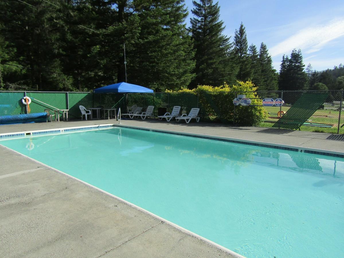 Dean Creek Resort Redway Exterior foto